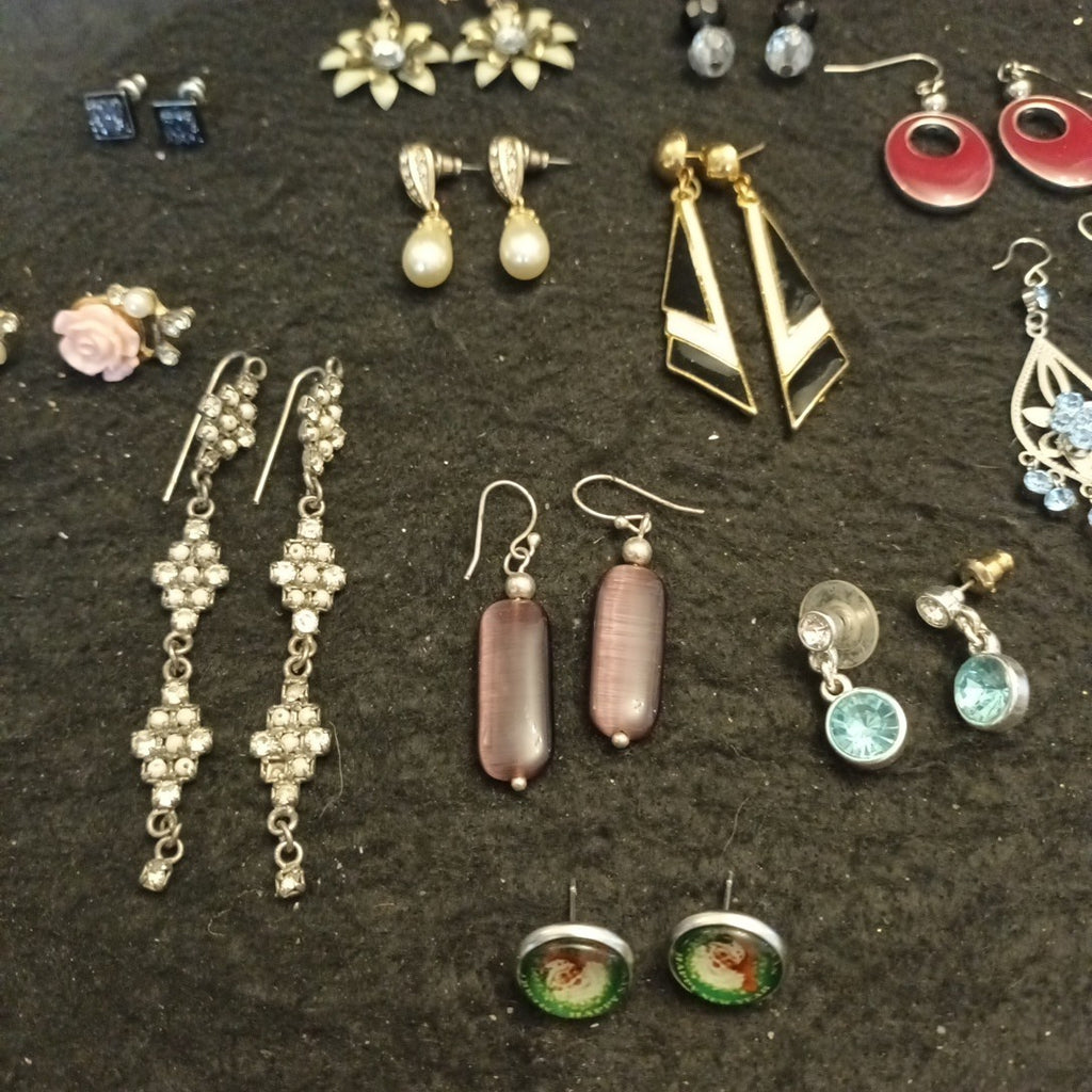 Earrings. Pairs Of Earrings For Pierced Ears. Hoop Dangle. Studs Bundle Joblot