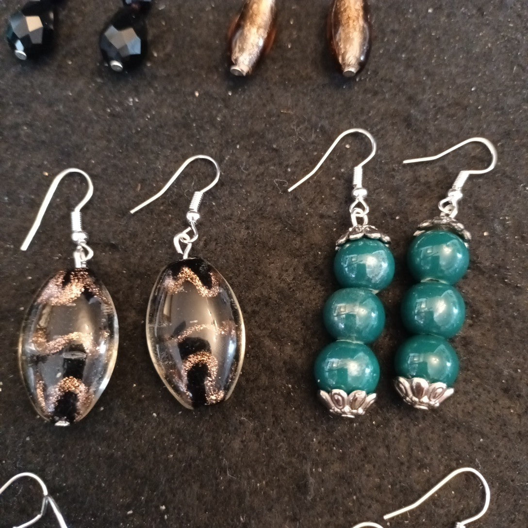 Earrings bundle. Pairs Of Earrings For Pierced Ears. Hoop Dangle Bundle Joblot