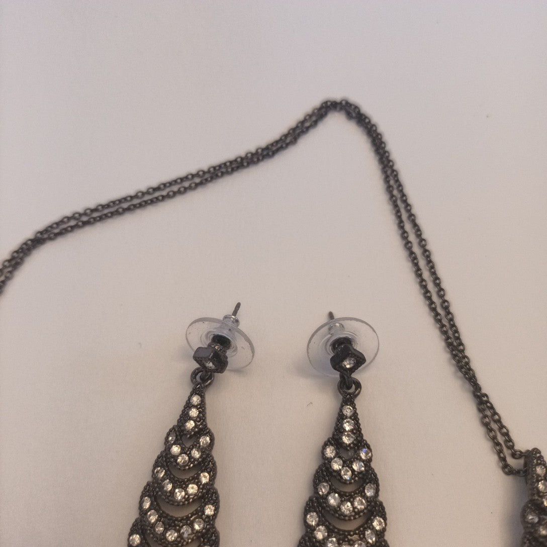Avon Necklace Pendant And Earrings  Gun Metal Grey