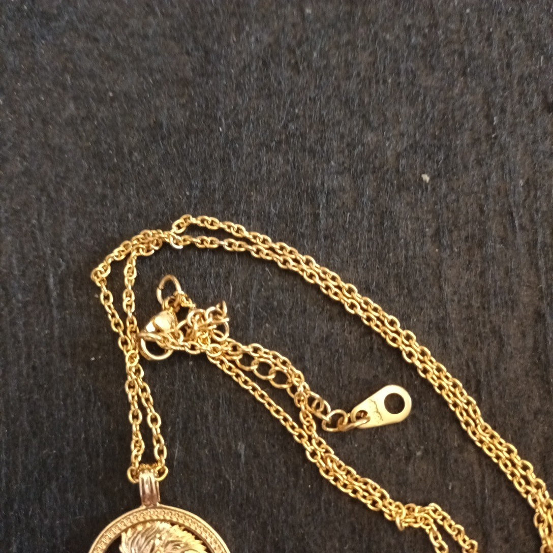 18ct Gold Plated Chain Necklace And Lion Pendant 18in