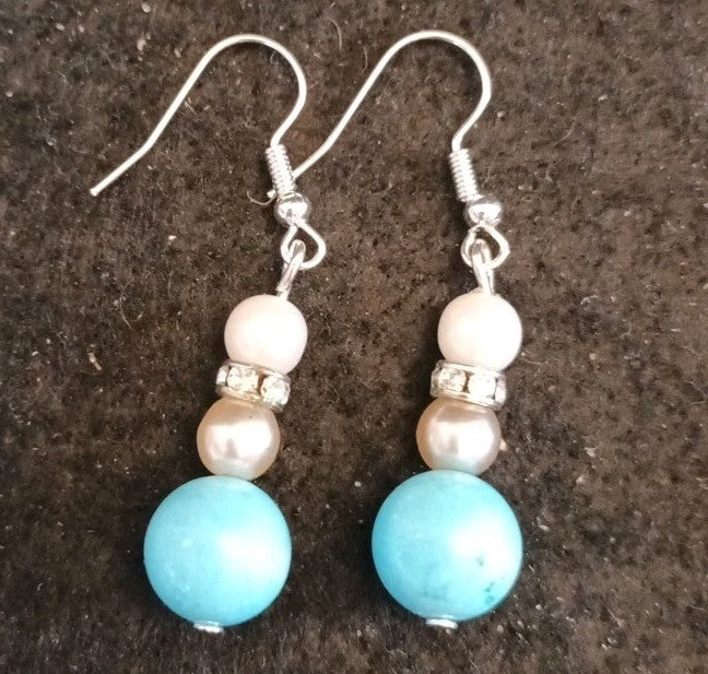 Earrings bundle. Pairs Of Earrings For Pierced Ears. Hoop Dangle Bundle Joblot