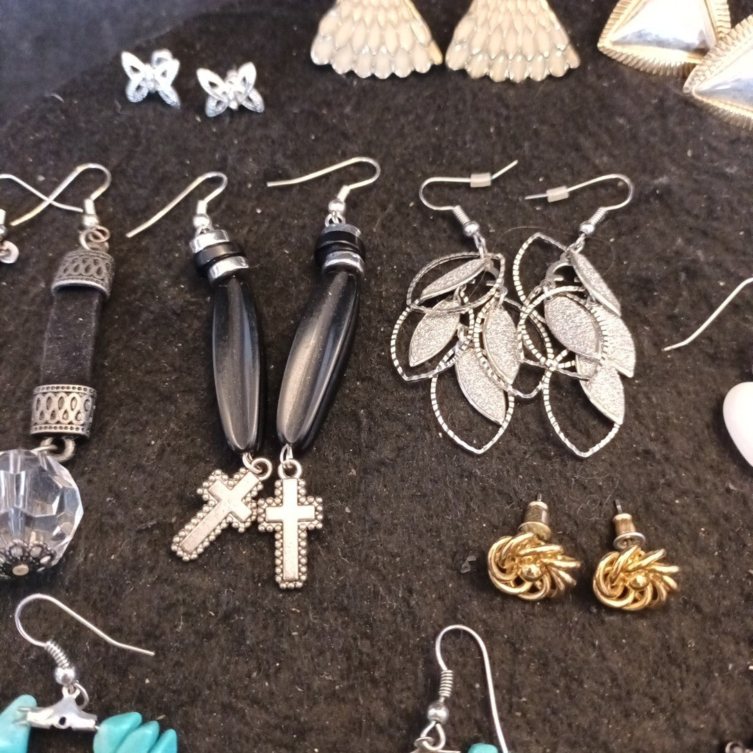 Earrings. Pairs Of Earrings For Pierced Ears. Hoop Dangle. Bundle Joblot