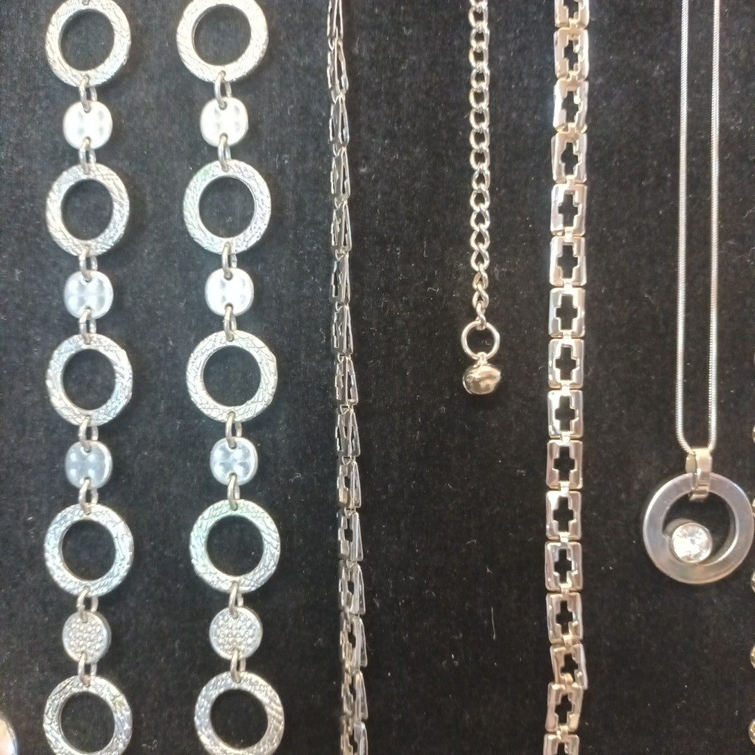 Silver Tone Costume Jewellery  Necklaces Bracelets Bundle Joblot 