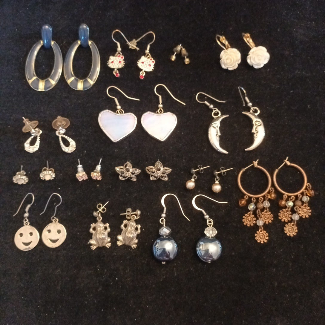Earrings. Pairs Of Earrings For Pierced Ears. Dangle. Bundle Joblot