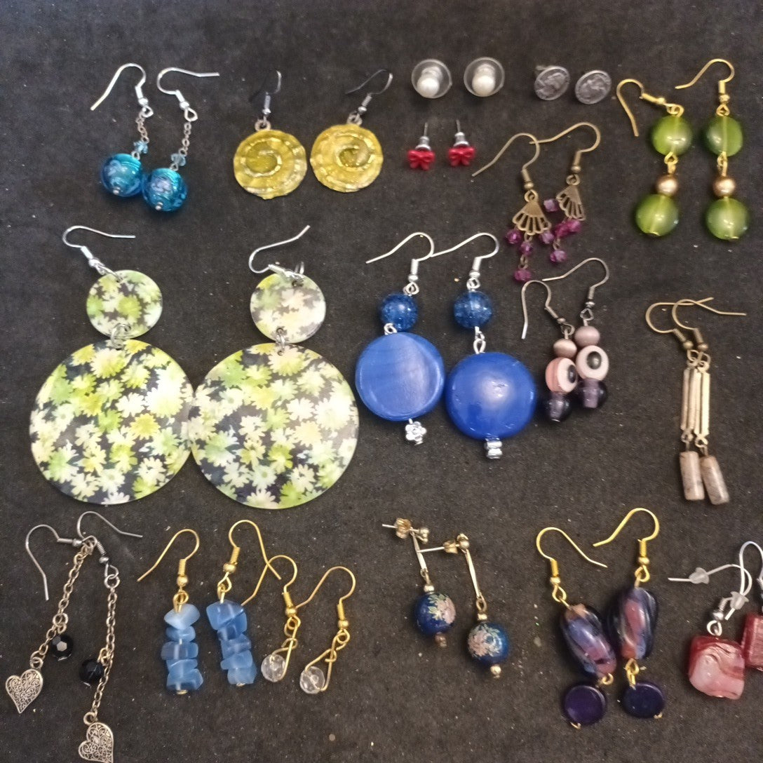 Earrings. Pairs Of Earrings For Pierced Ears. Dangle. Bundle Joblot
