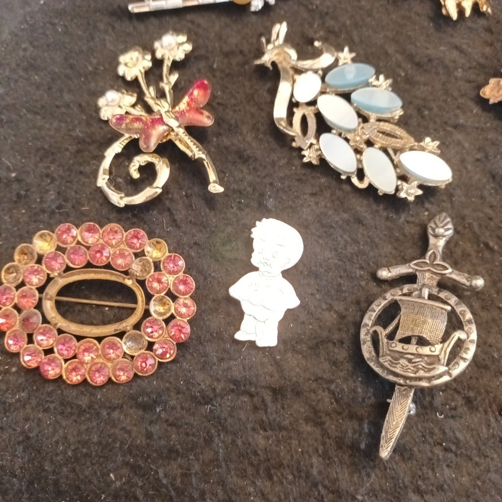 Broken Brooches Bundle Joblot Spares Repairs