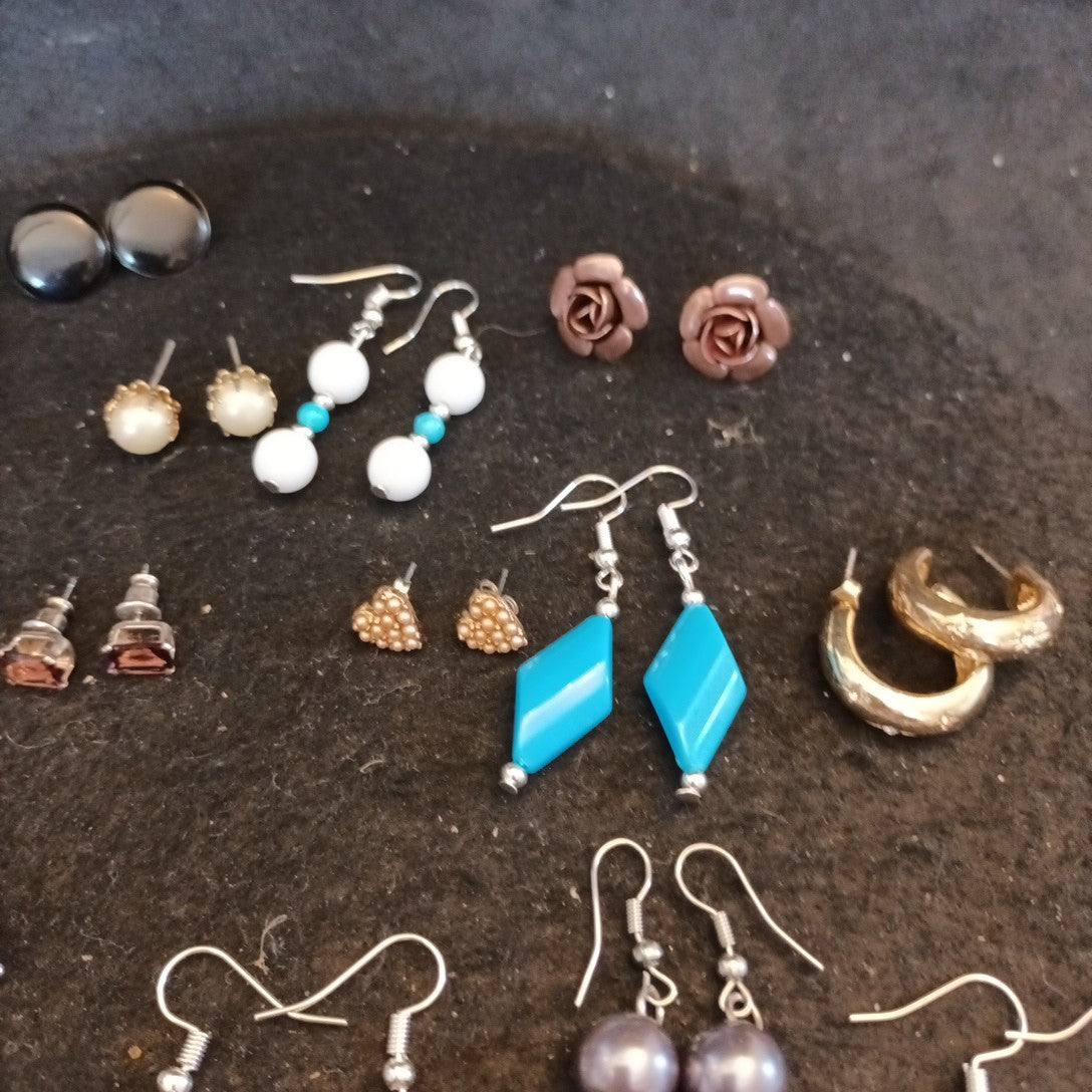 Earrings. Pairs Of Earrings For Pierced Ears. Hoop Dangle. Bundle Joblot