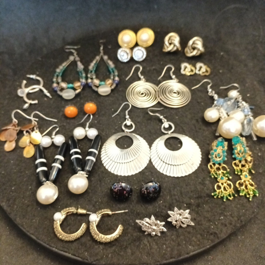 Earrings. Pairs Of Earrings For Pierced Ears. Hoop Dangle. Bundle Joblot