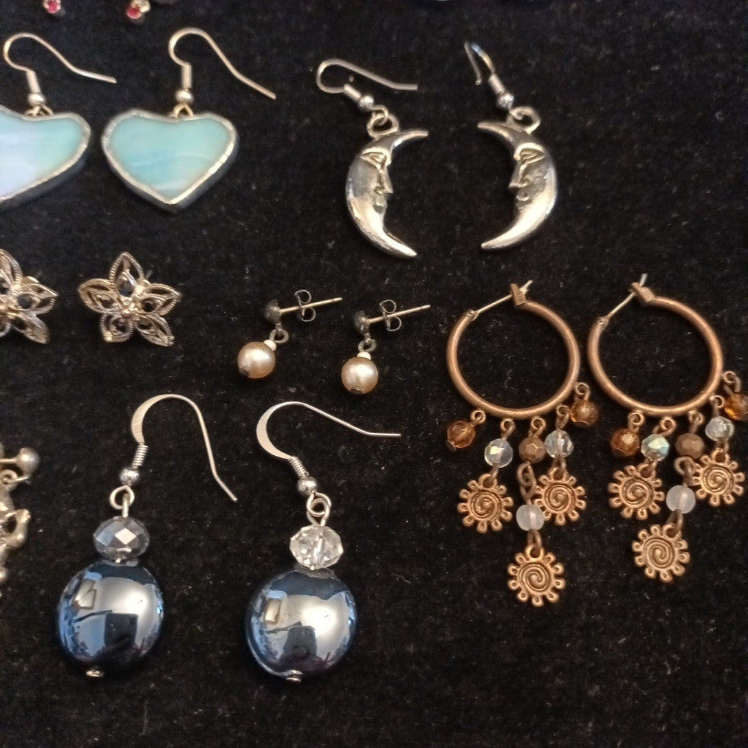 Earrings. Pairs Of Earrings For Pierced Ears. Dangle. Bundle Joblot
