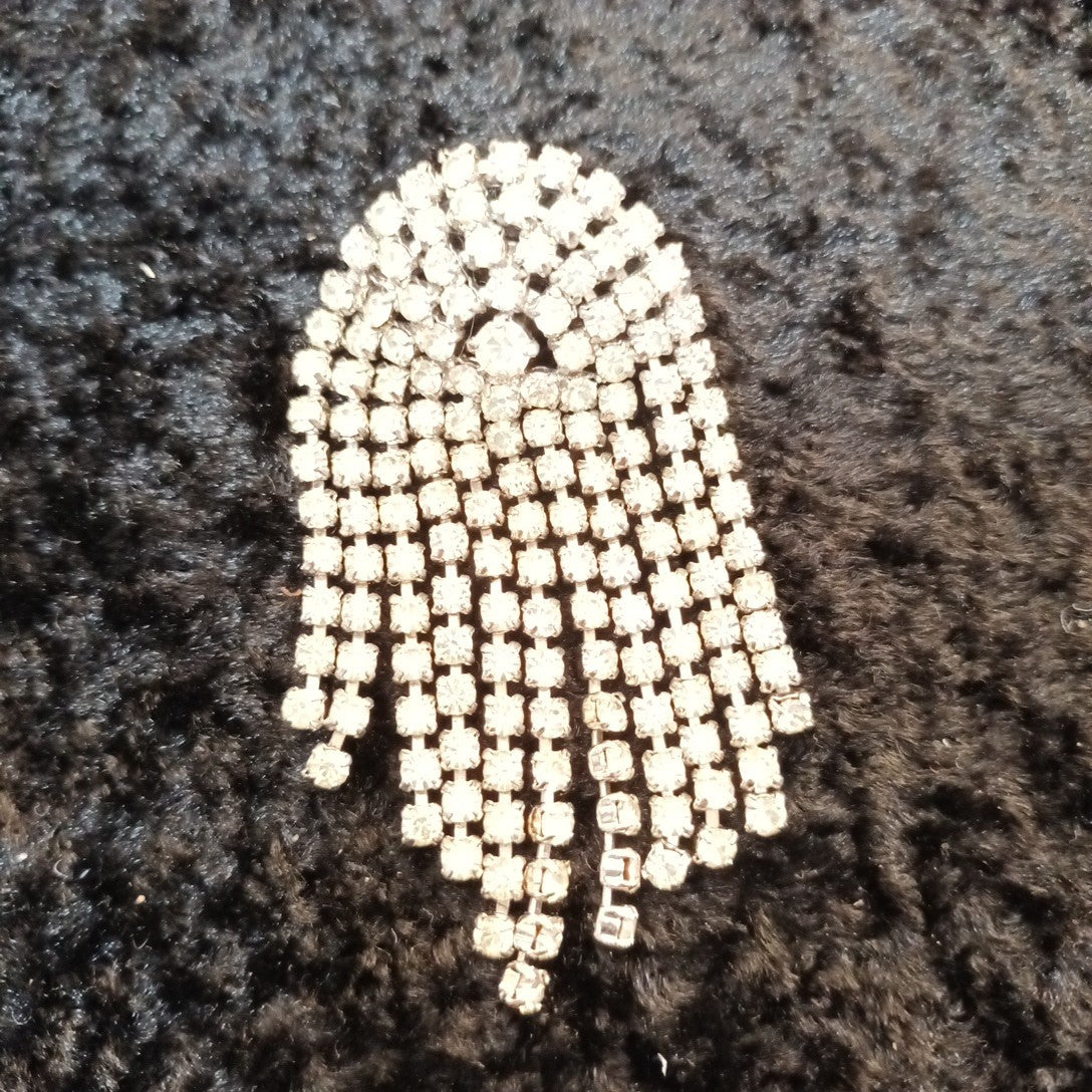 Brooch Silver Tone Sparkly Rhinestones 7cm Drop
