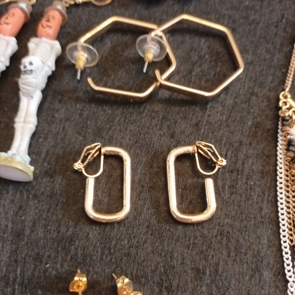 Earrings. Pairs Of Earrings For Pierced Ears. Hoop Dangle. Bundle Joblot