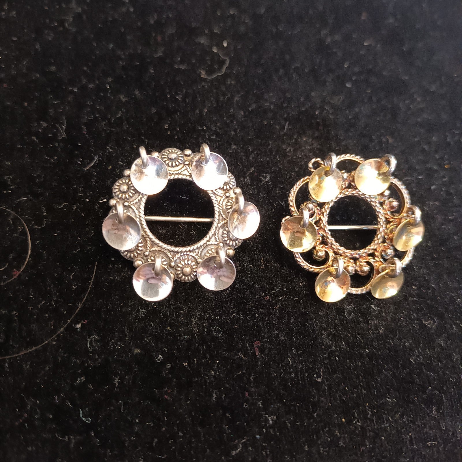 Silver Tone brooches 2.5cm diameter (one marked 830S)