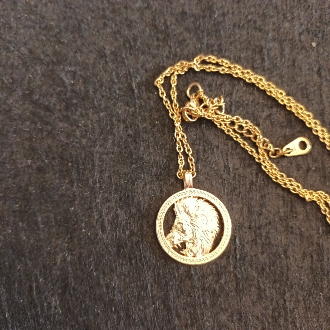 18ct Gold Plated Chain Necklace And Lion Pendant 18in