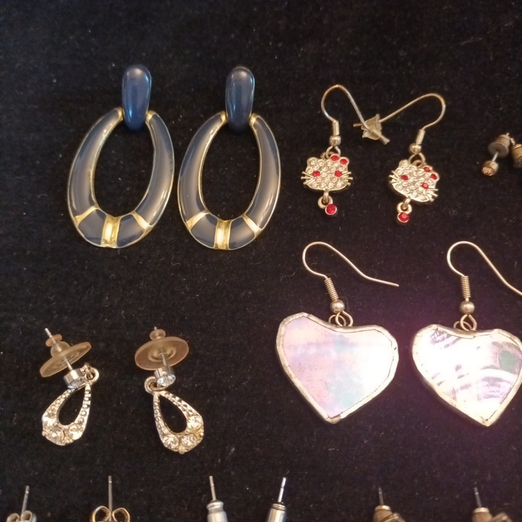 Earrings. Pairs Of Earrings For Pierced Ears. Dangle. Bundle Joblot