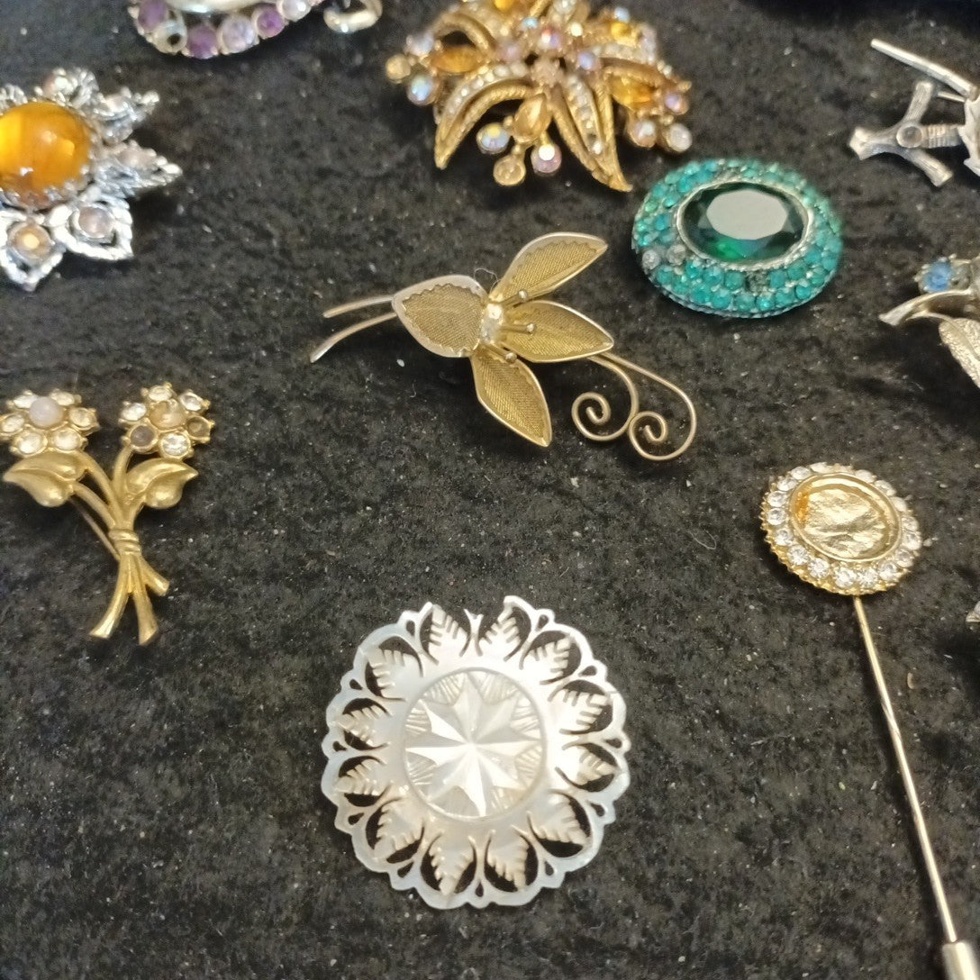Broken Brooches Bundle Joblot Spares Repairs