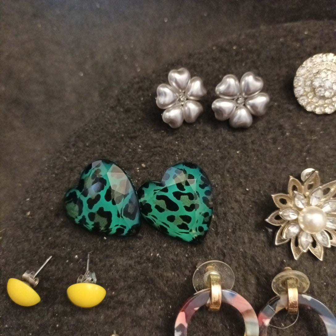Earrings. Pairs Of Earrings For Pierced Ears. Hoop Dangle. Bundle Joblot