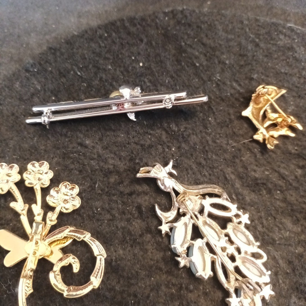 Broken Brooches Bundle Joblot Spares Repairs