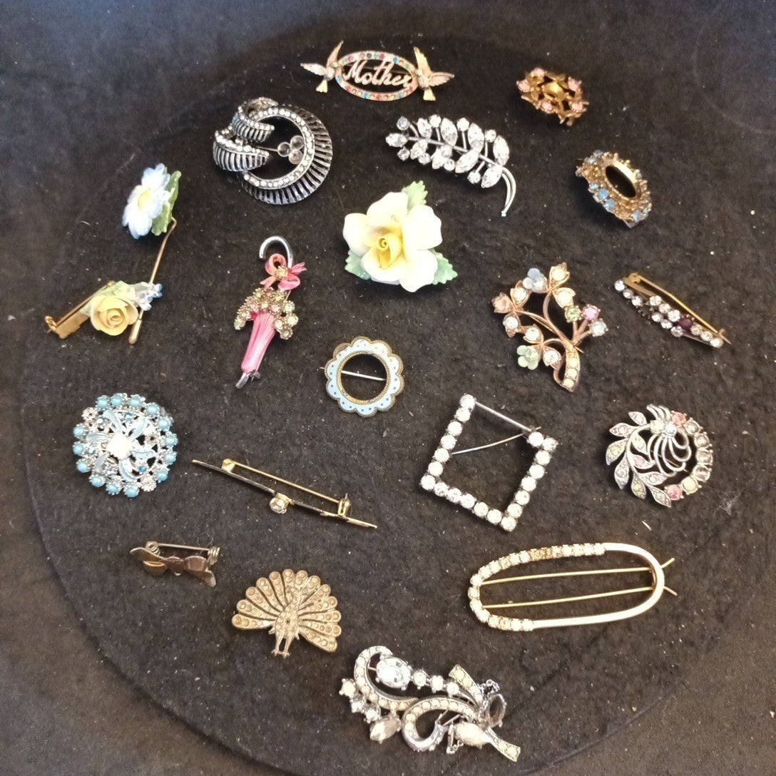 Broken Brooches Bundle Joblot Spares Repairs