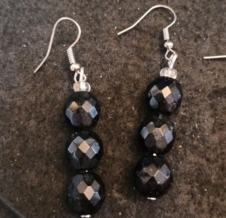 Earrings bundle. Pairs Of Earrings For Pierced Ears. Hoop Dangle Bundle Joblot