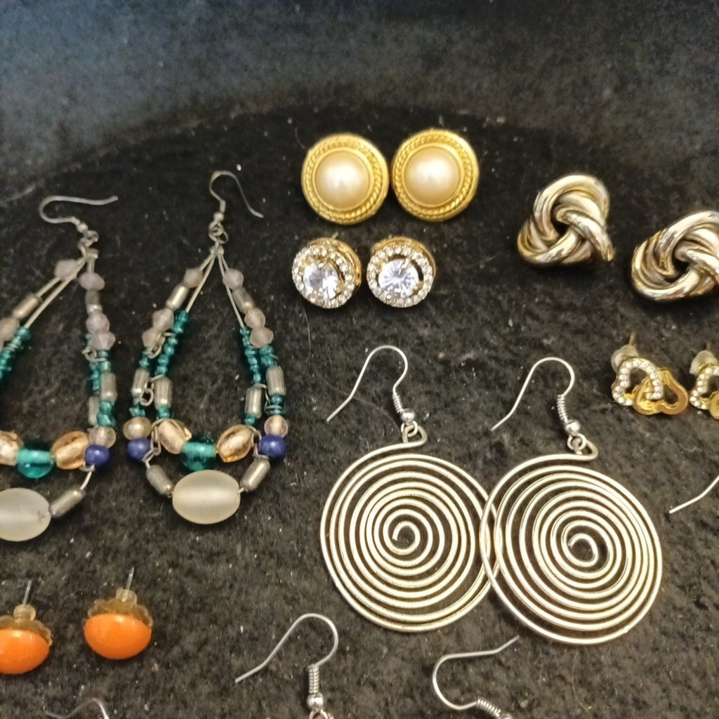 Earrings. Pairs Of Earrings For Pierced Ears. Hoop Dangle. Bundle Joblot