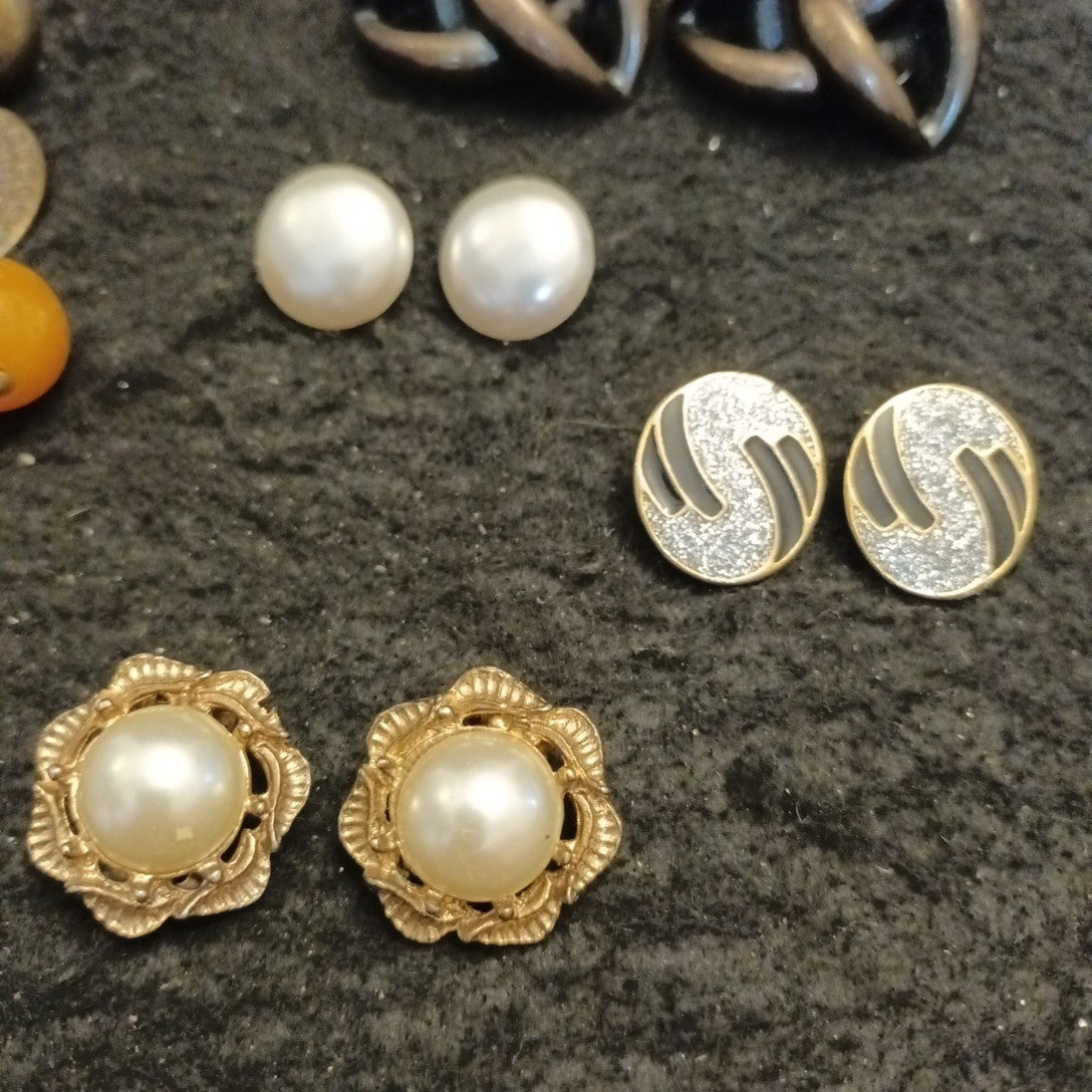 Clip On Earrings. 7 Pairs Of Clip On Earrings. Costume Jewellery Bundle