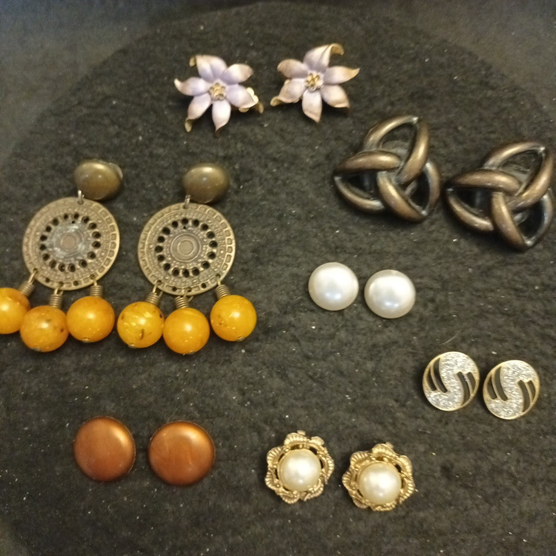 Clip On Earrings. 7 Pairs Of Clip On Earrings. Costume Jewellery Bundle