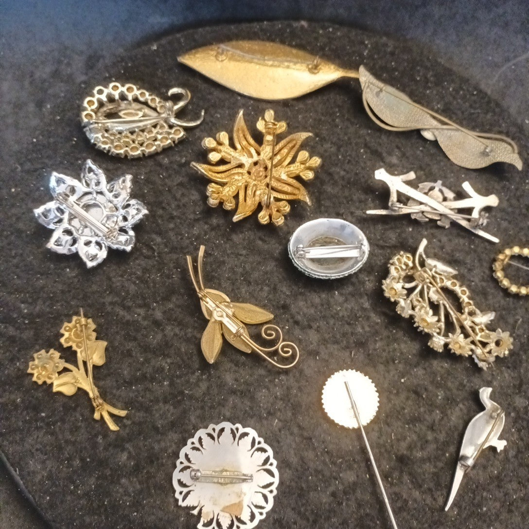 Broken Brooches Bundle Joblot Spares Repairs