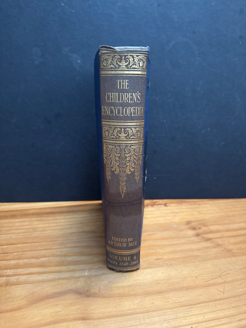 Children’s Encyclopaedia Volume 4, Hardcover