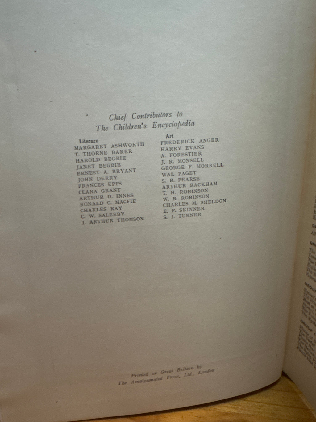 Children’s Encyclopaedia Volume 4, Hardcover