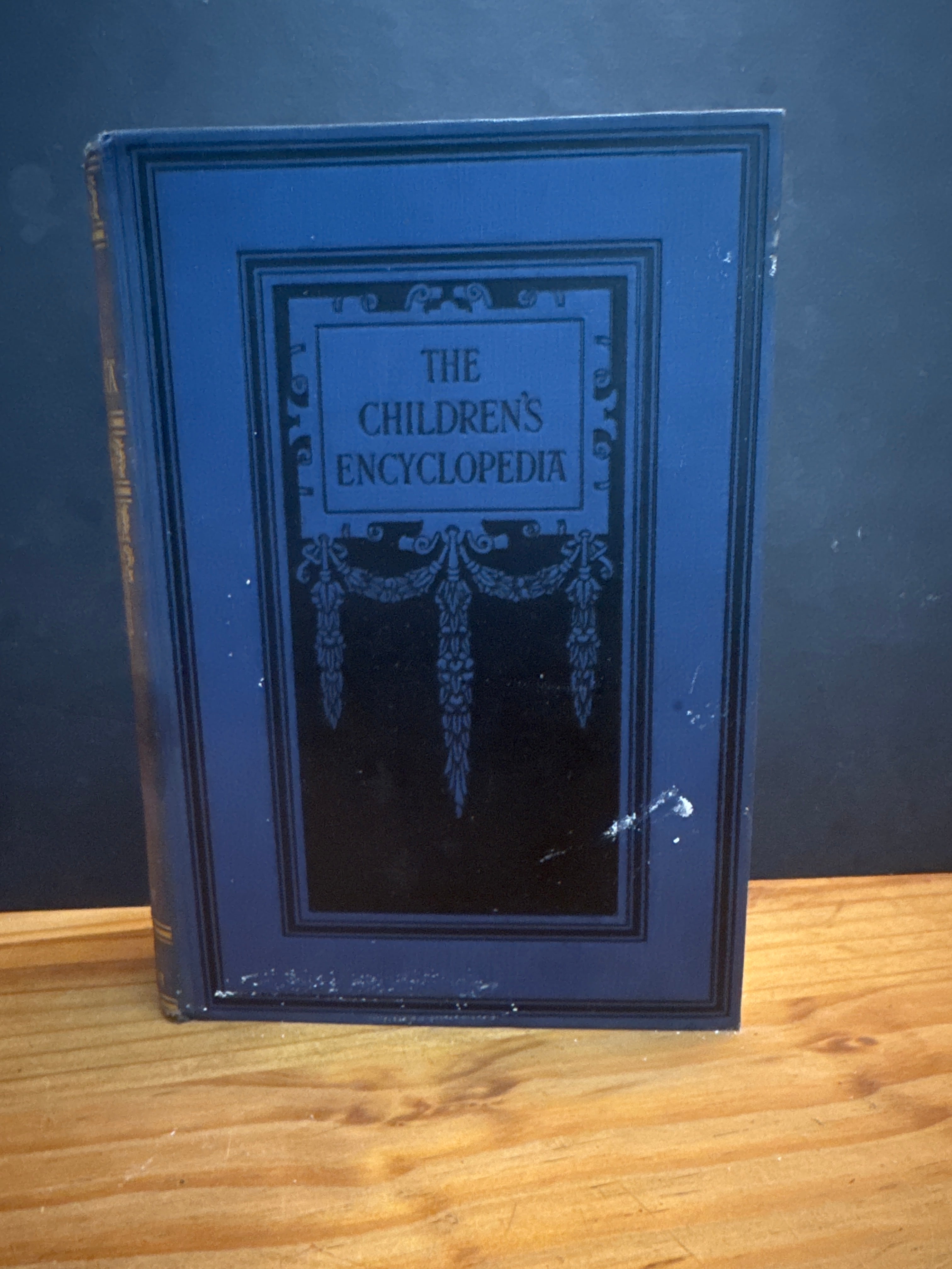 Children’s Encyclopaedia Volume 4, Hardcover